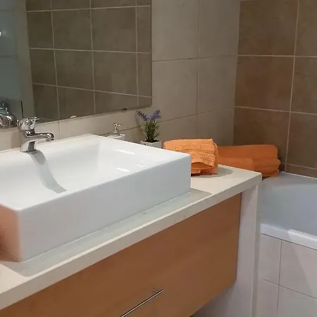 Laranjas Garden Apartment *